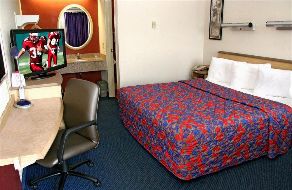 Red Roof Inn Edison Habitación foto